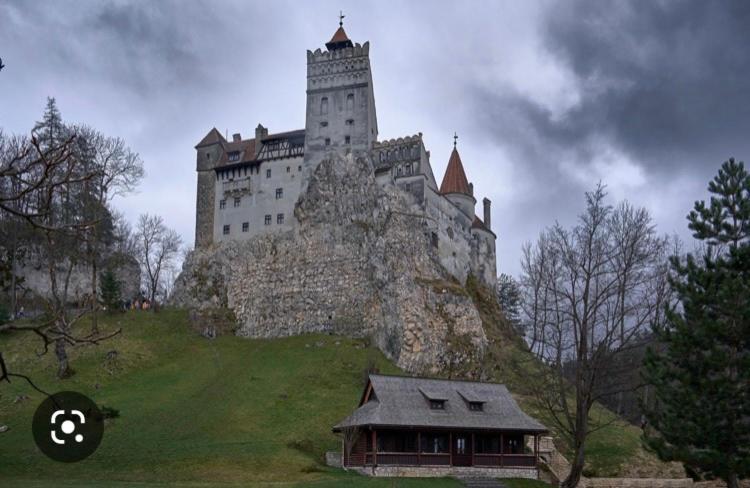 Bran White Clouds House And Chalet ภายนอก รูปภาพ