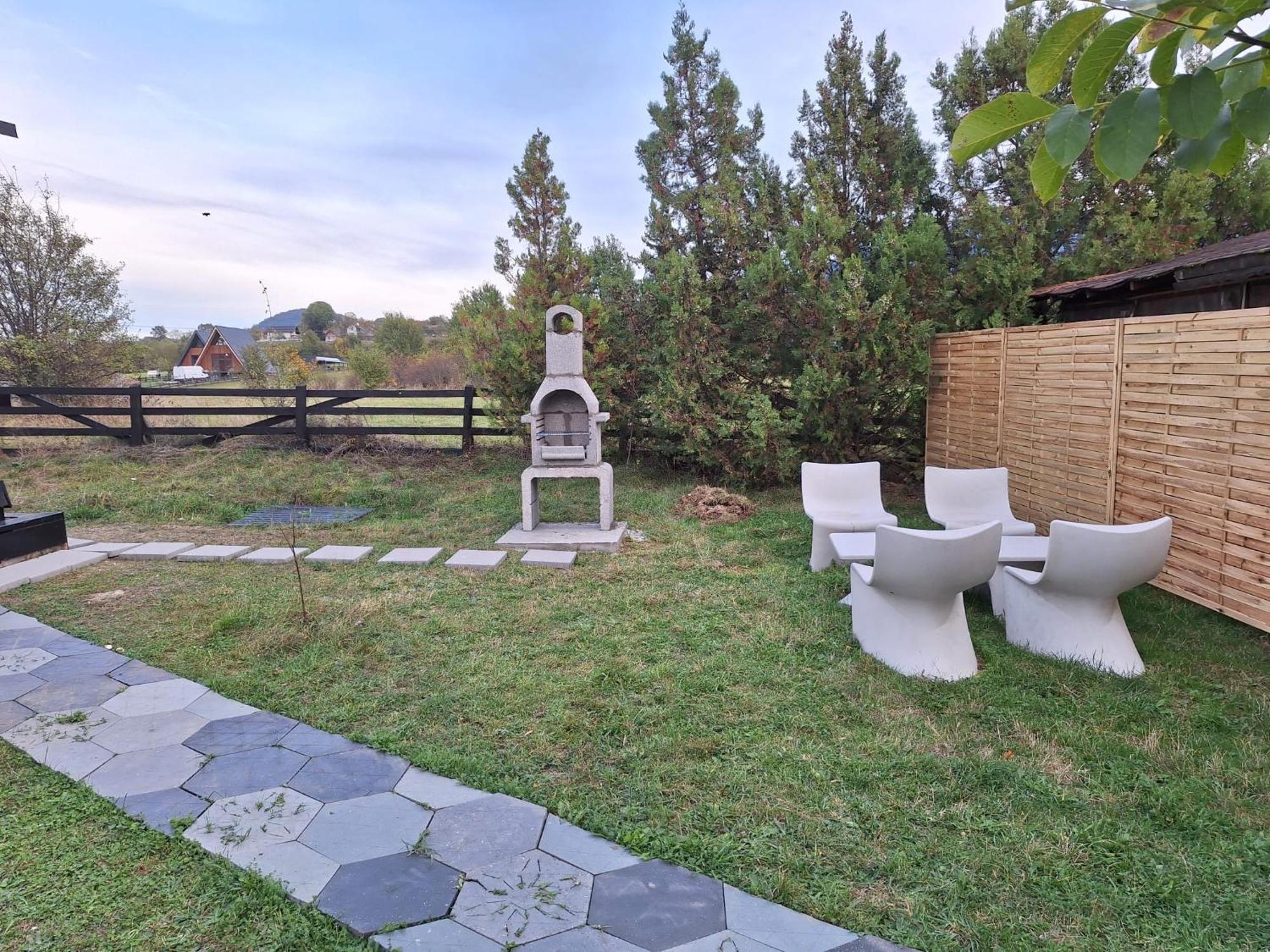Bran White Clouds House And Chalet ภายนอก รูปภาพ