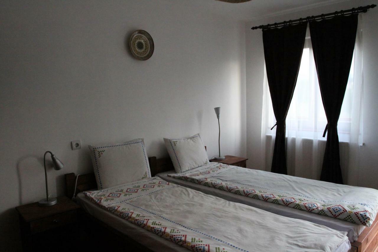 Bran White Clouds House And Chalet ภายนอก รูปภาพ